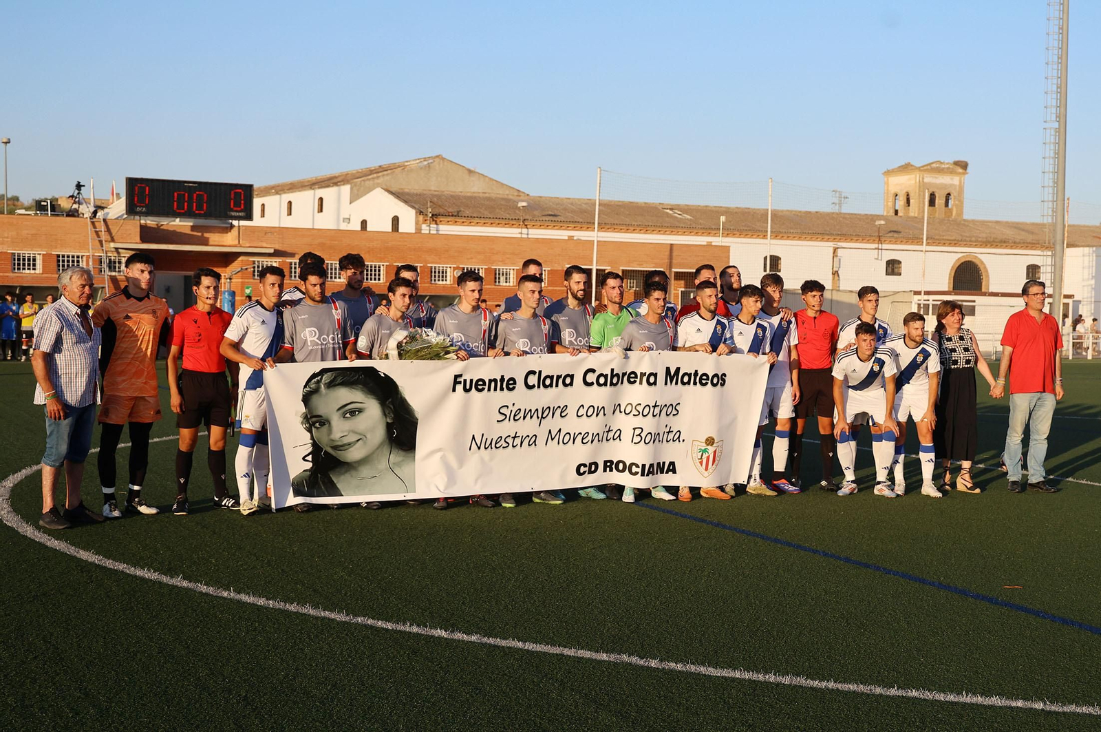 Imágenes del CD Rociana-Recreativo de Huelva en el I Memorial 'Fuente Clara Cabrera Mateos'