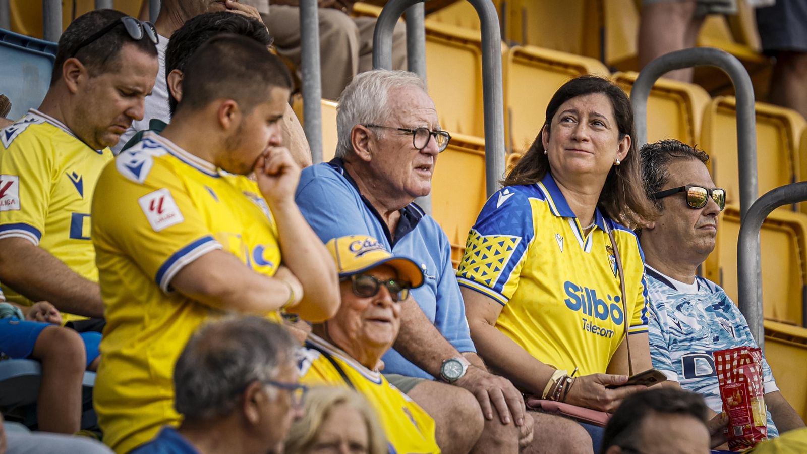 Búscate entre las fotos del partido de fútbol Cádiz CF - CD Tenerife de la Liga Hypermotion