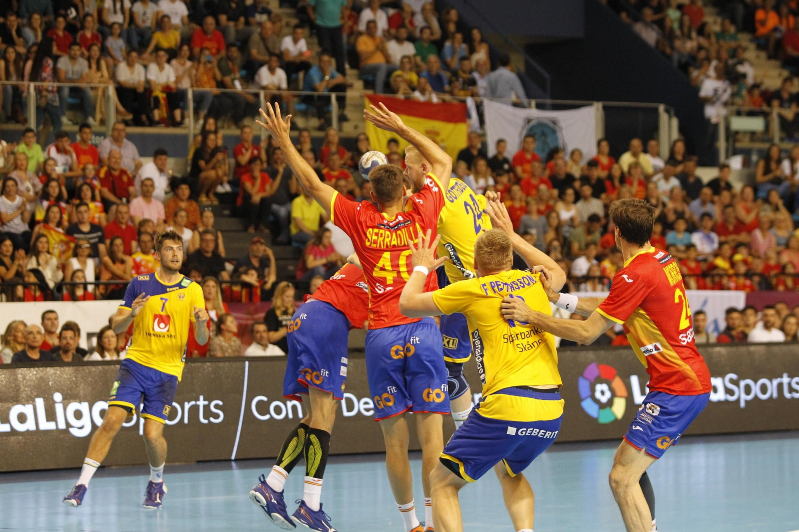 Fotogalería España-Suecia. Balonmano. Palacio Juegos Mediterráneos. Almería