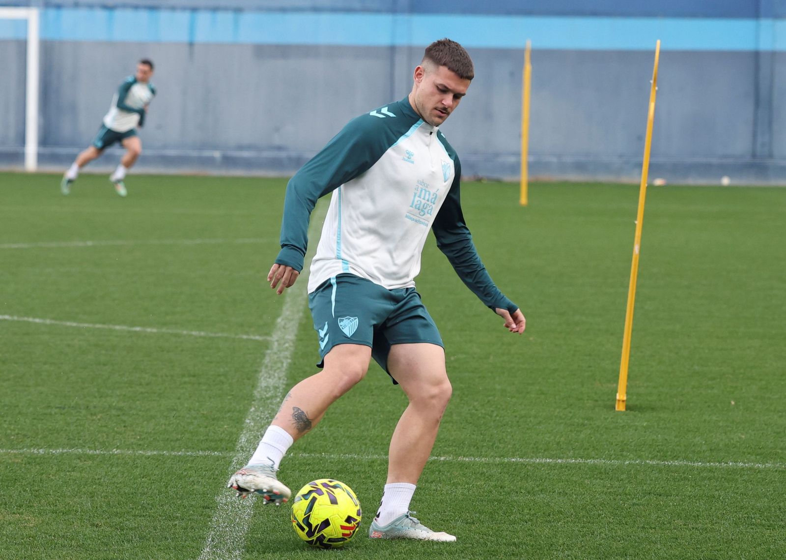 El Málaga CF vuelve al tajo sin Lobete en una semana eterna