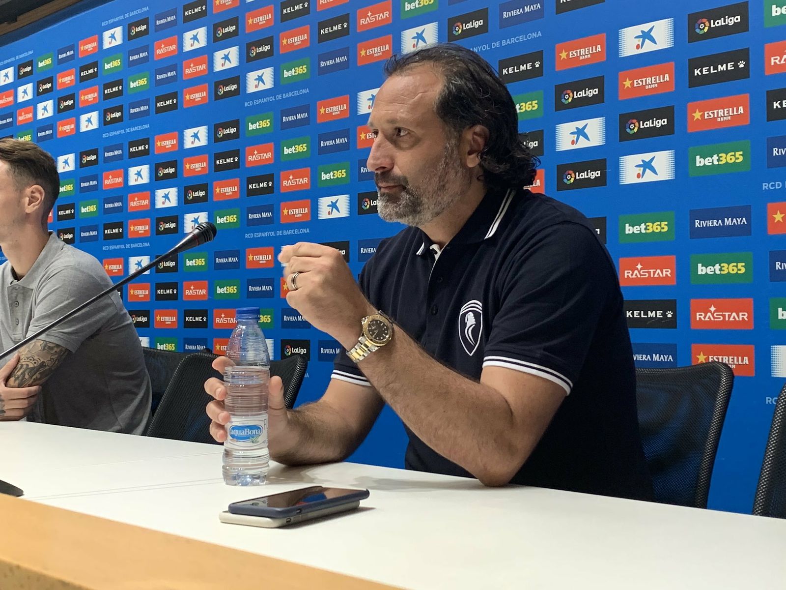 Rufete, durante la presentación del nuevo fichaje perico, Fernando Calero.