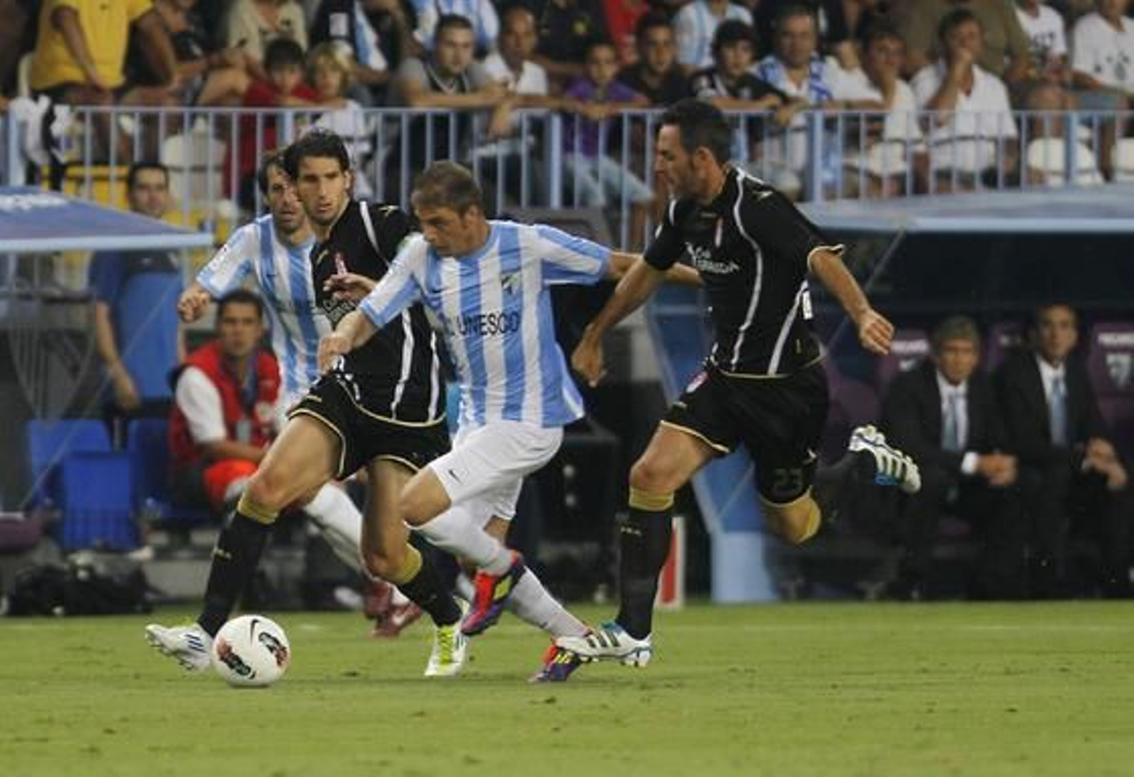 El Málaga de Pellegrini golea sin piedad al Granada.

Foto: Sergio Camacho