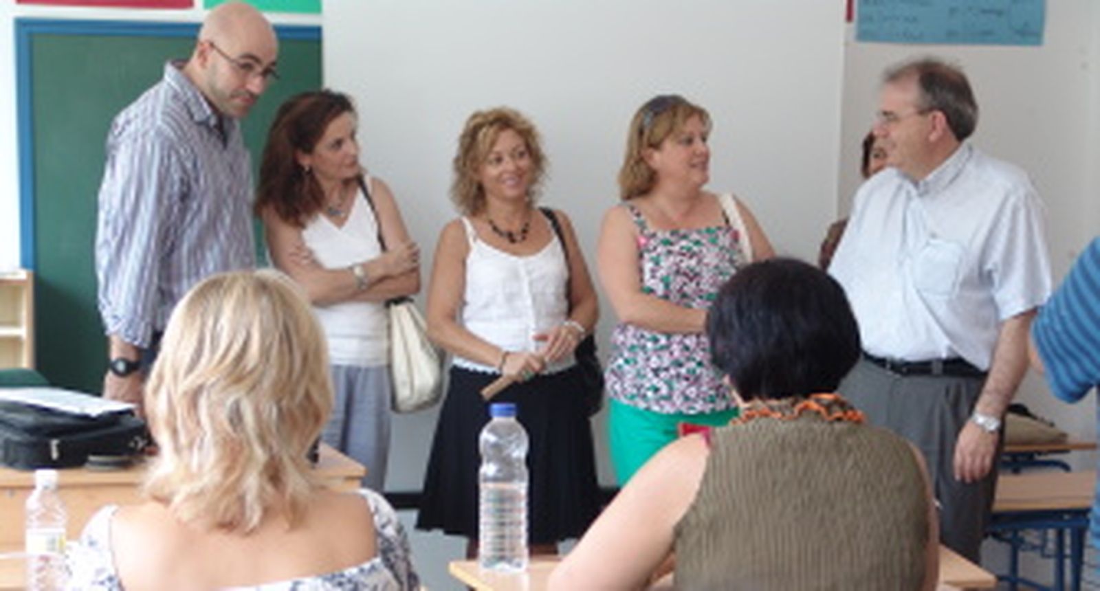 La Junta forma a vecinos de Vícar para trabajar en una empresa de bricolaje