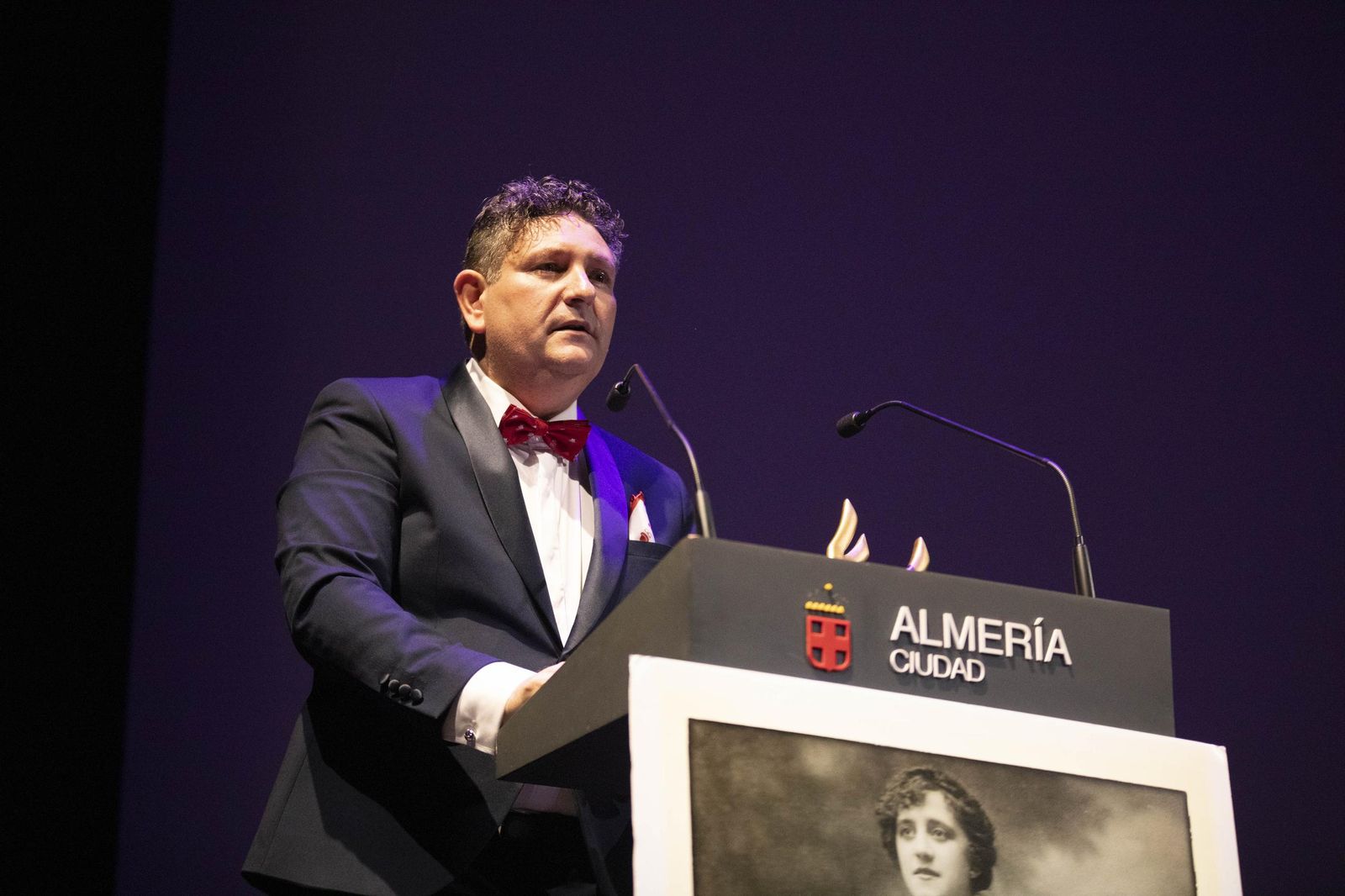 El estreno en Almería del largometraje documental "Concha Robles", en imágenes