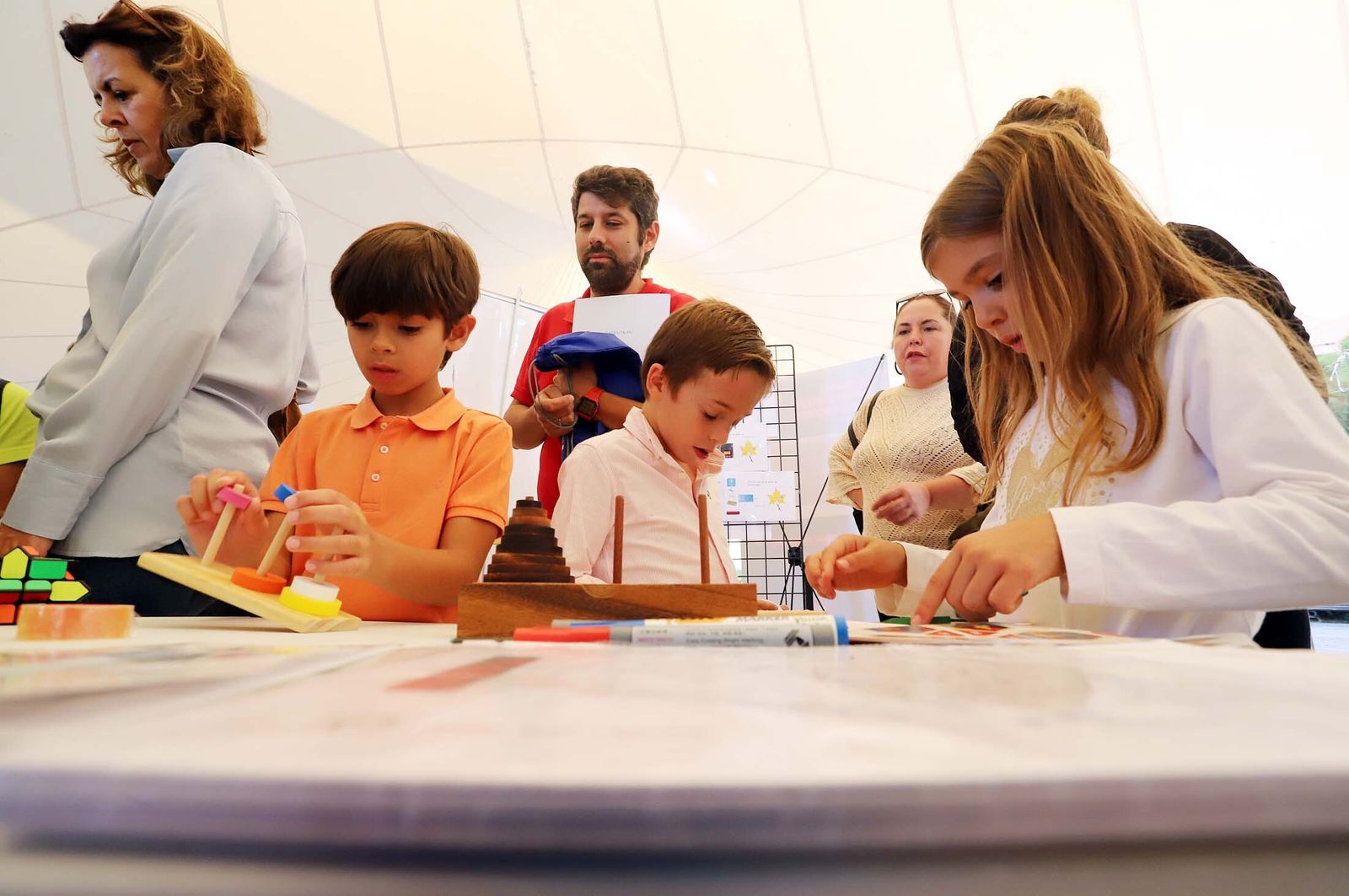 Imágenes de los talleres y actividades de La Noche Europea de los Investigadores