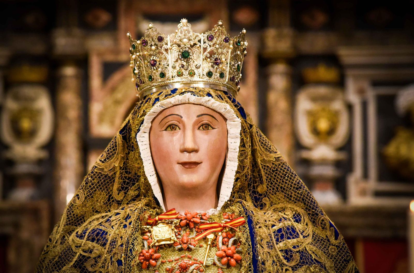 Besamanos de la Virgen de los Reyes