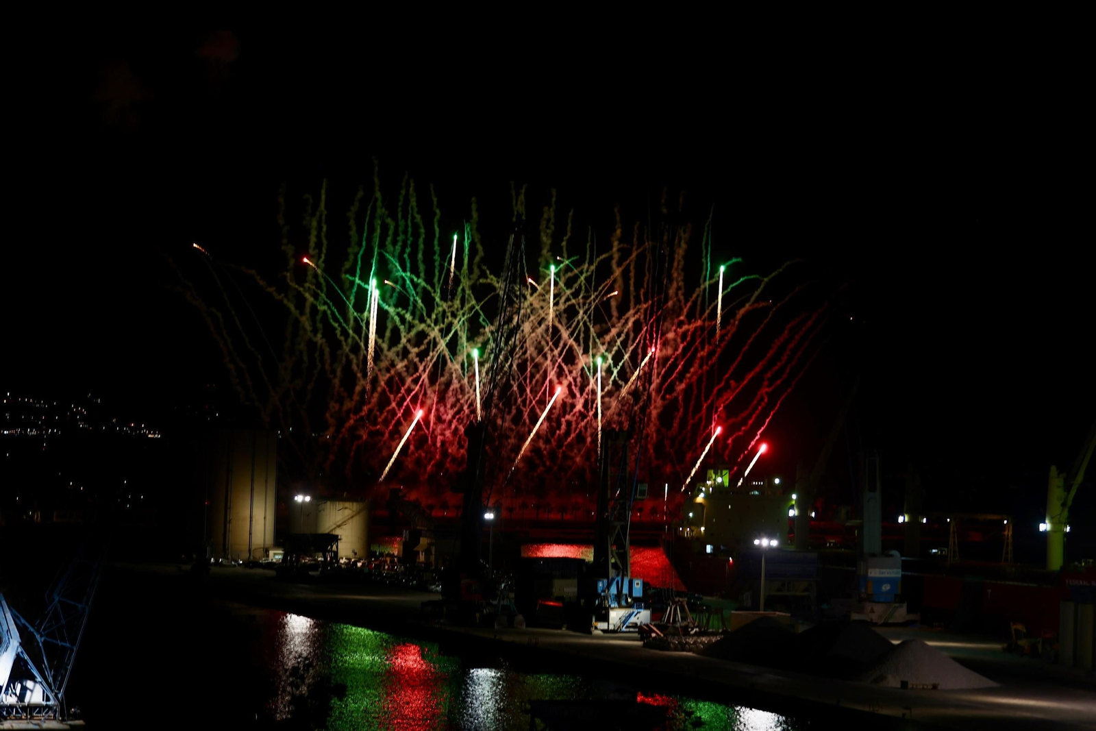 Las mejores fotos de los fuegos artificiales de la Feria de Málaga 2024