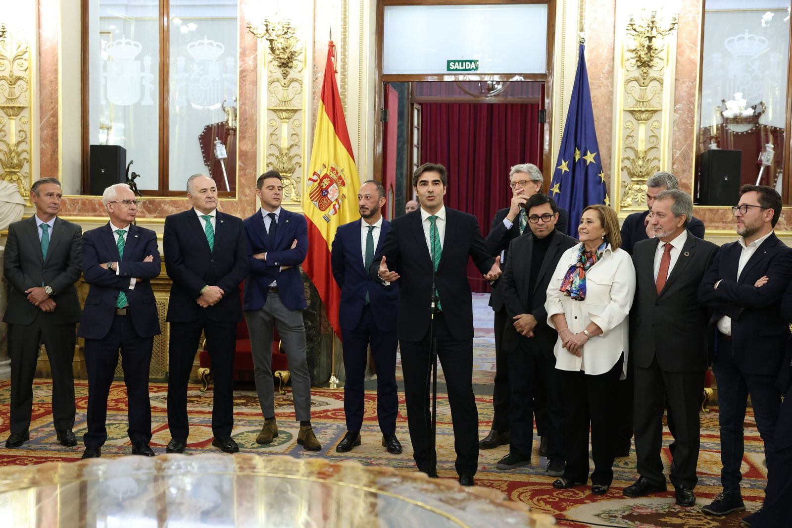 Las imágenes del recibimiento al Real Betis en el Congreso de los Diputados