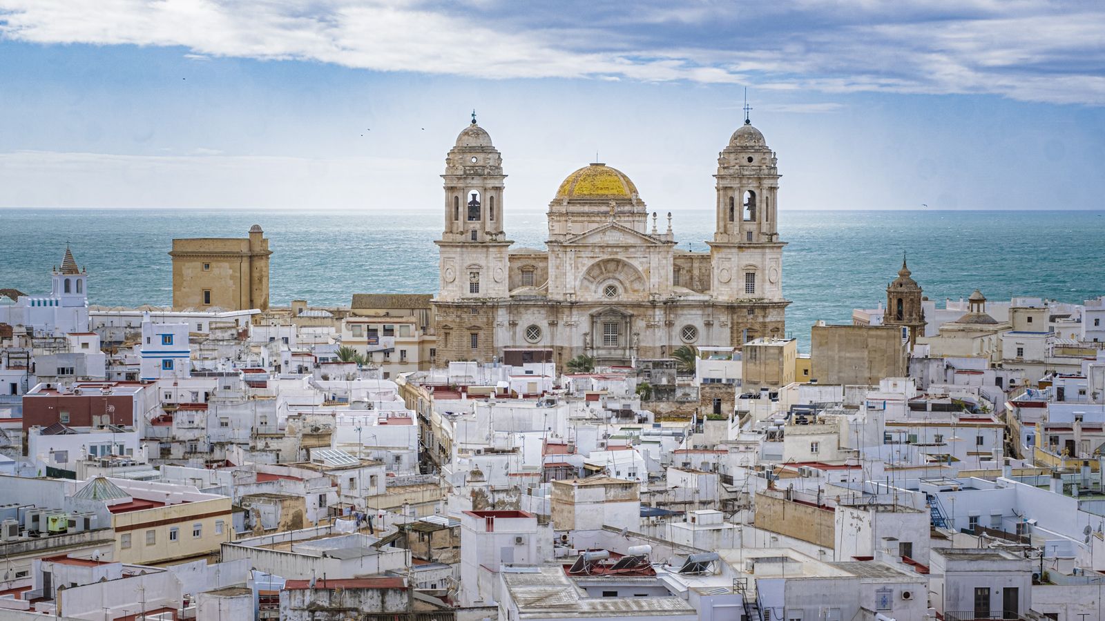 Vista aérea del casco histórico de Cádiz.