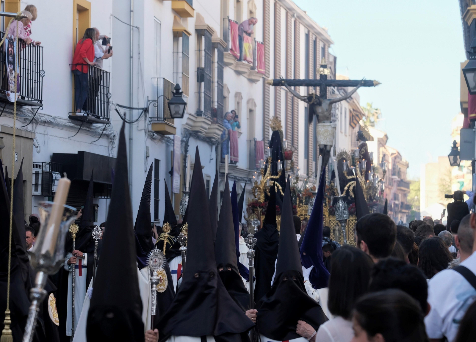 Jueves Santo en Córdoba: la procesión del Cristo de Gracia, en imágenes