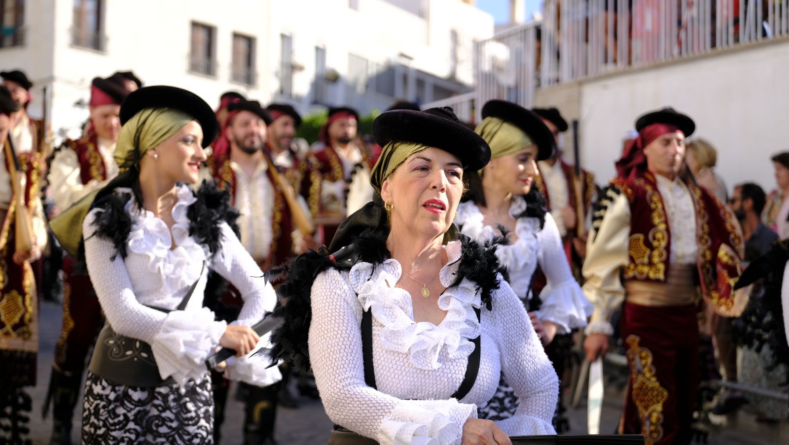El espectacular desfile de Moros y Cristianos de Mojácar, en imágenes