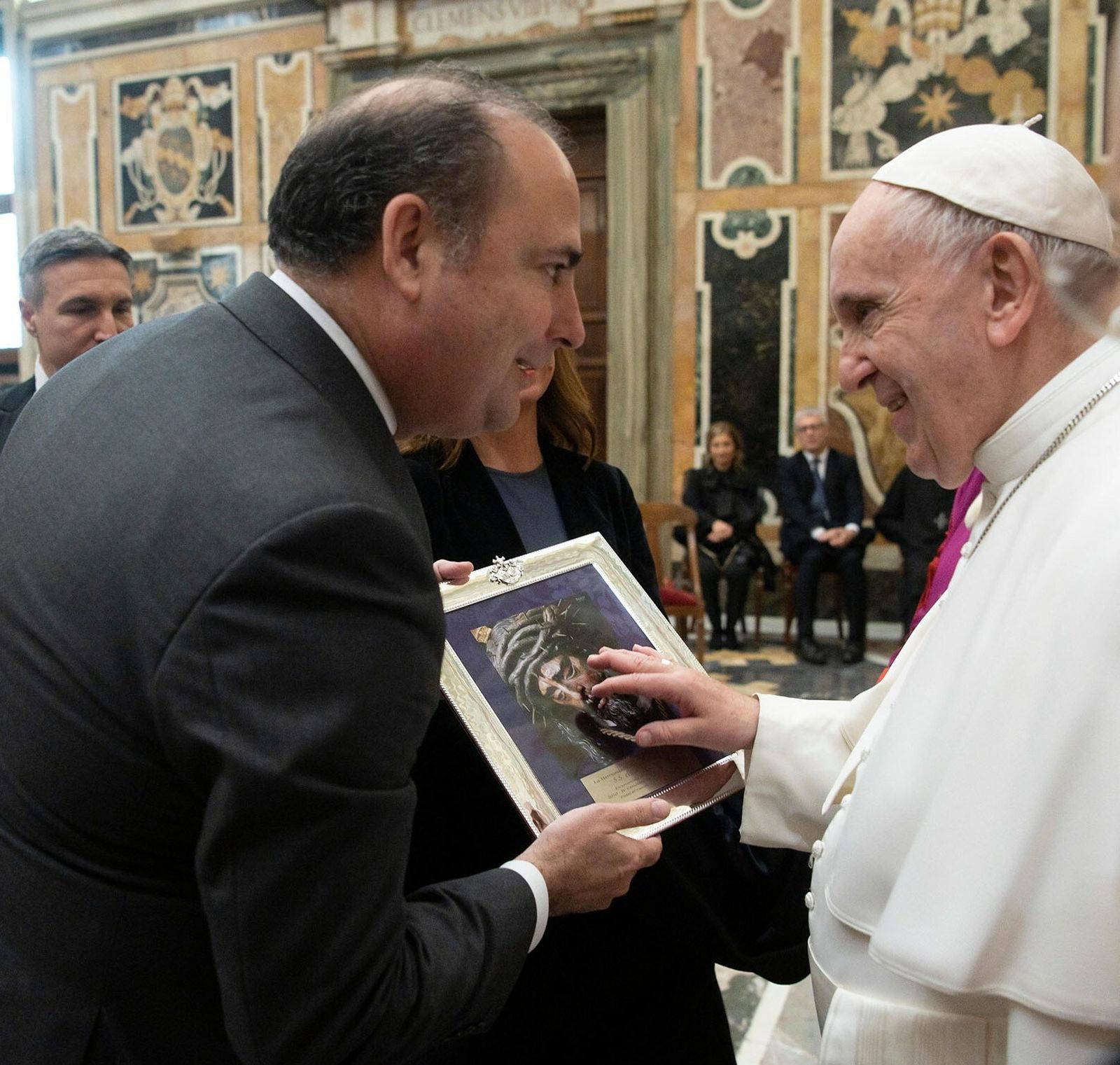 El Papa Francisco y el Señor del Gran Poder.