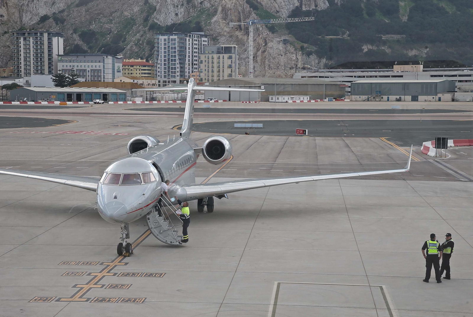 Un jet privado en las instalaciones gibraltareñas.