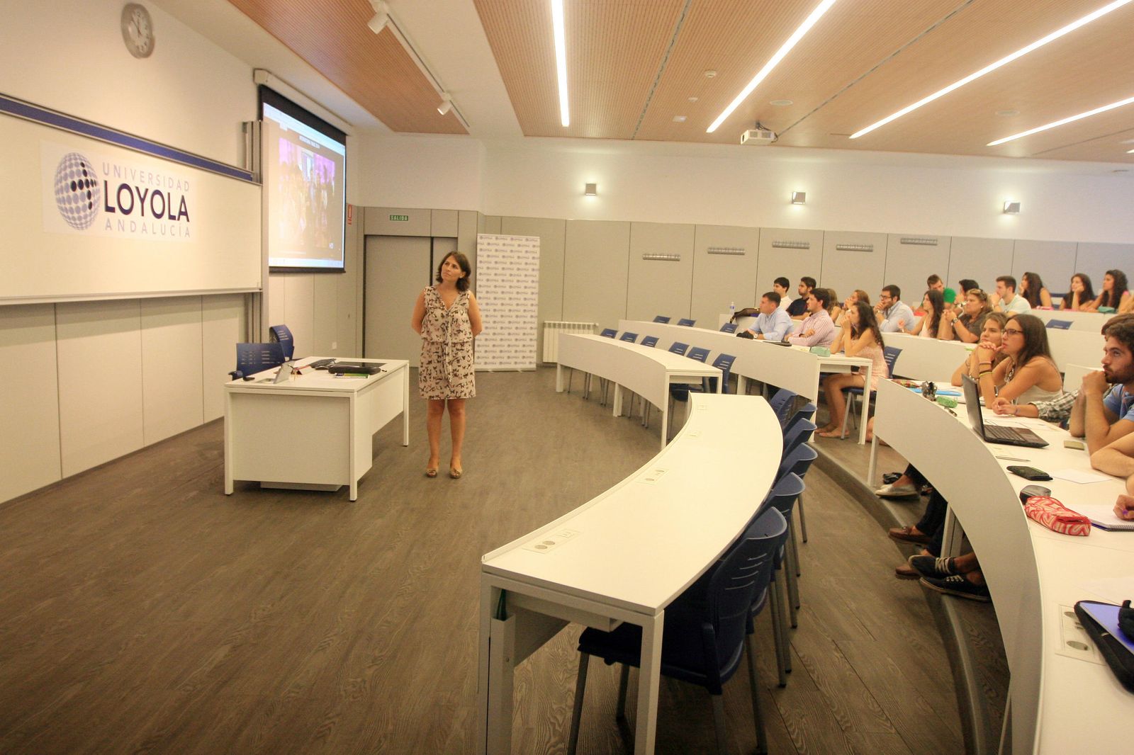 Imagen de una clase en la Universidad Loyola en cursos anteriores.