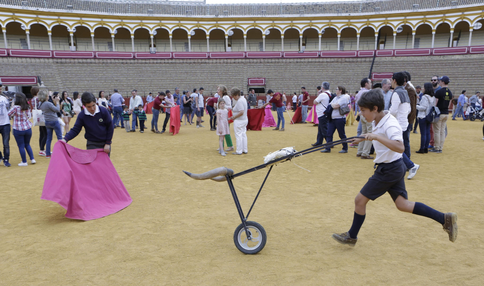La jornada de puertas abiertas en la Maestranza, en imágenes