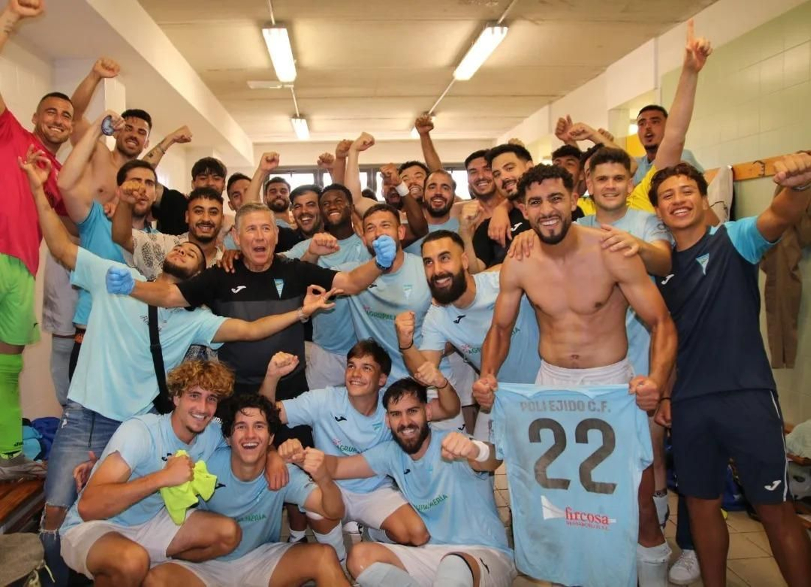 El Poli Ejido, uno de los equipos clasificados, celebra su pase a la final del play off de ascenso a División de Honor.