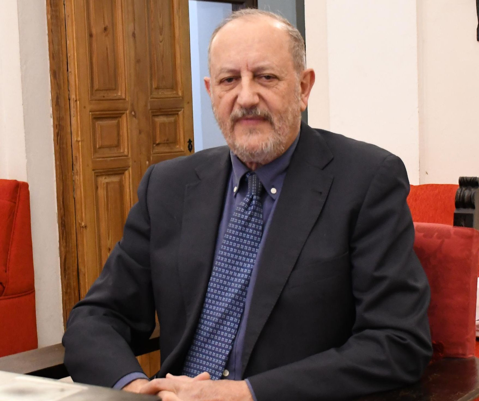 El catedrático de Radiología y Medicina Física de la Universidad de Granada, Nicolás Olea, en la Real Academia de Medicina de Sevilla.