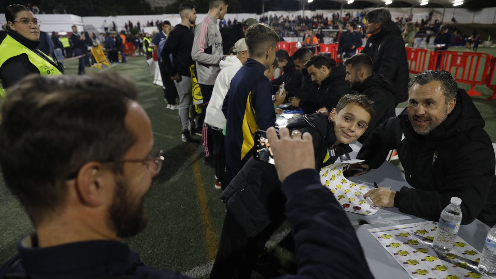 Las fotos de la visita del Cádiz CF para celebrar el 50 aniversario del CD Guadiaro