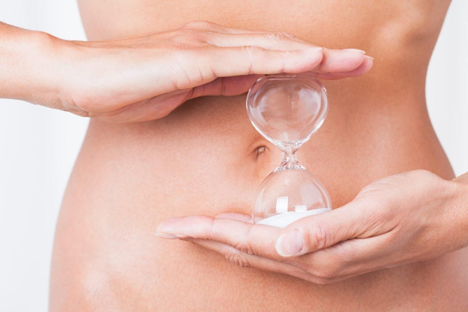 A partir de los 35 años, la reserva ovárica comienza a descender de manera significativa.