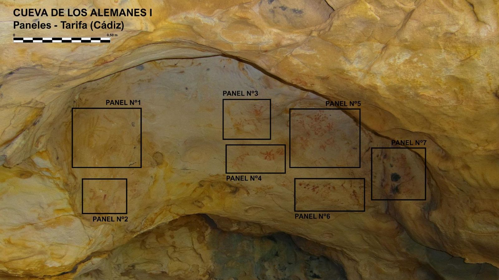 Panorámica de los paneles rupestres de la cueva de los Alemanes I.