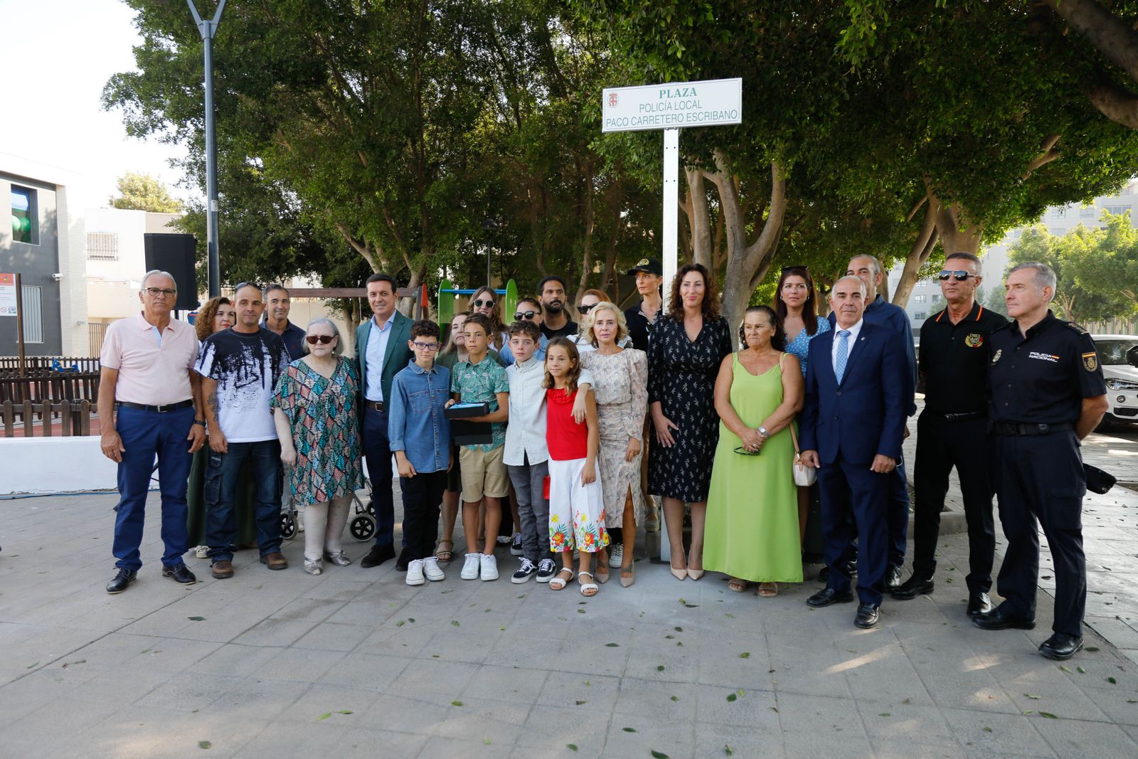 Inauguración de la plaza dedicada al Policía Local Paco Carretero Escribano