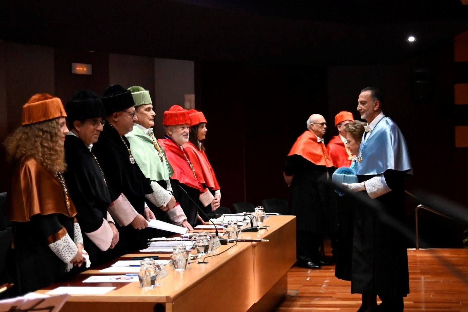 Las fotografías de la investidura de Pilar León-Castro y Rafael Illescas como doctores honoris causa en Córdoba