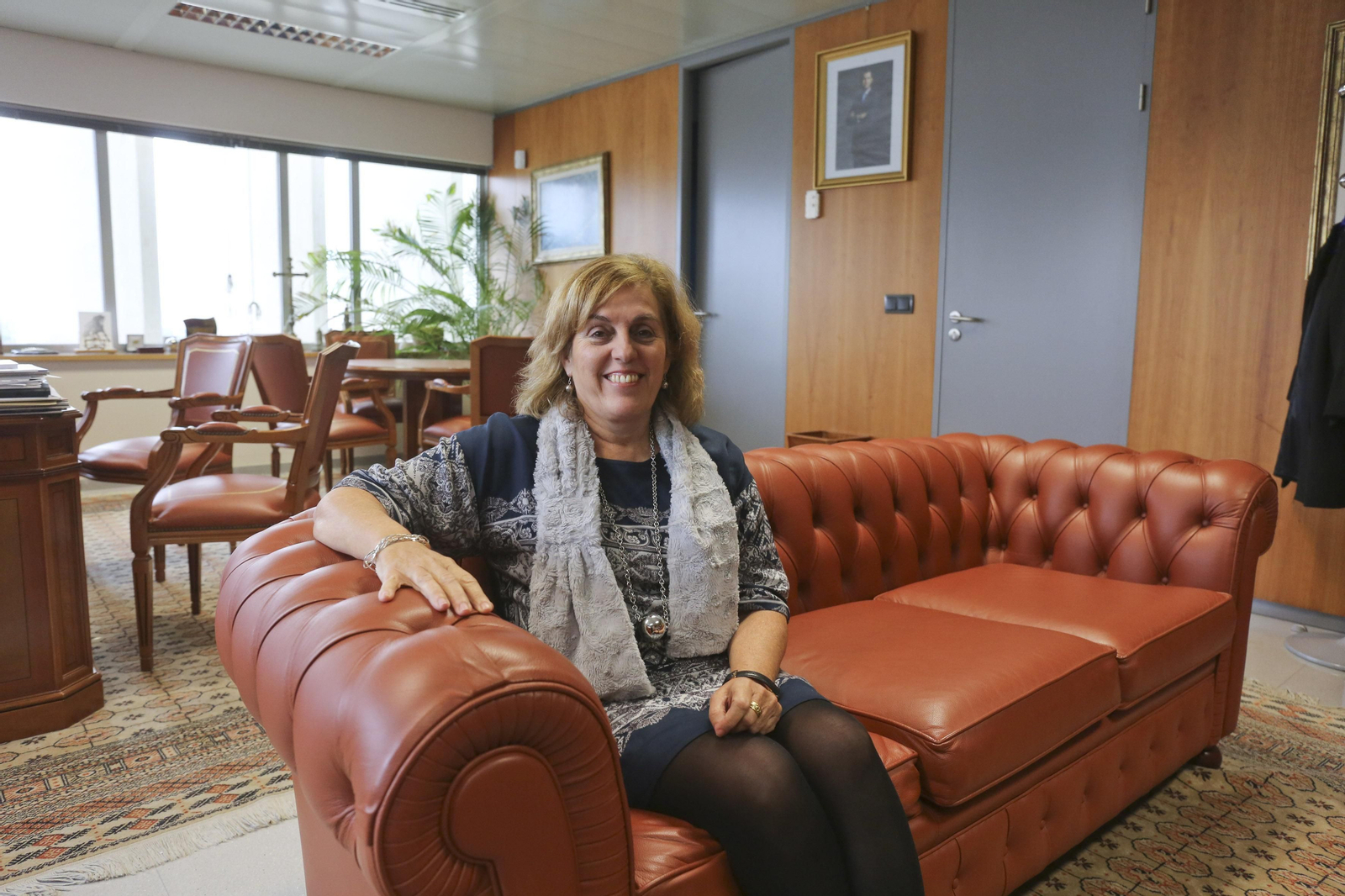 La presidenta de la Audiencia Provincial de Málaga, en su despacho de la Ciudad de la Justicia. La presidenta de la Audiencia Provincial de Málaga, en su despacho de la Ciudad de la Justicia.