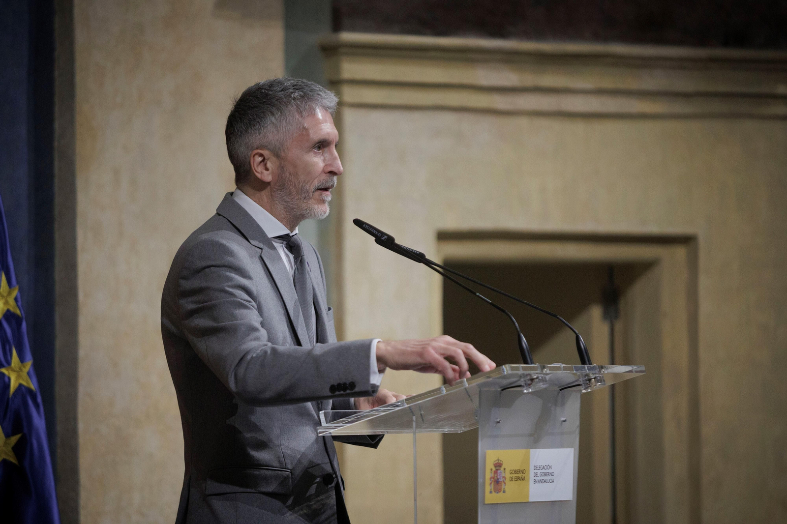 Las imágenes de la entrega de condecoraciones civiles en Cádiz.