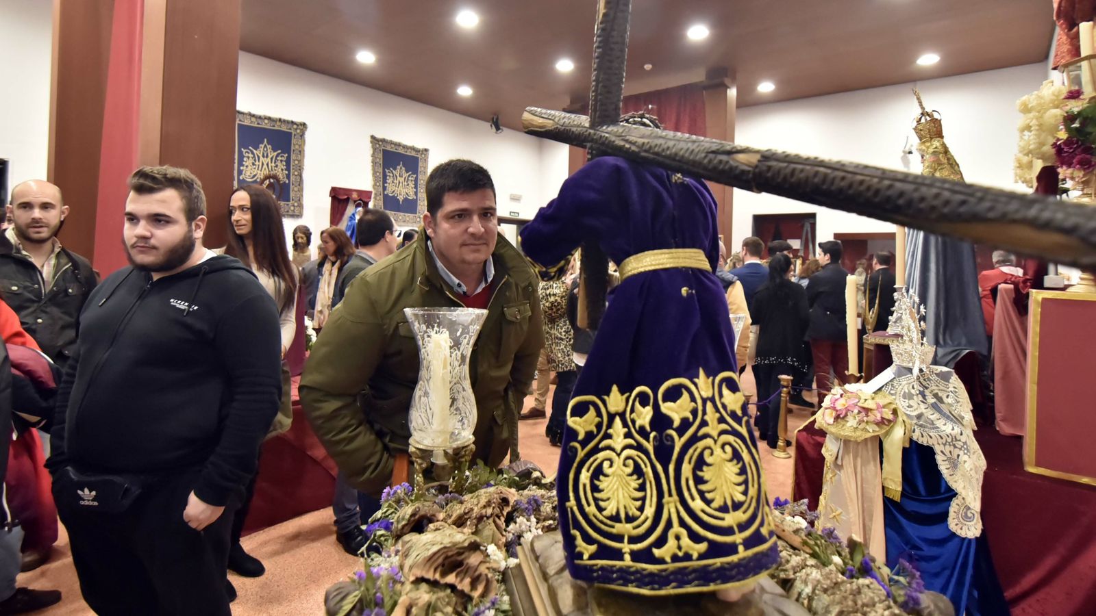 Las fotos de la exposicíon de Devociones Particulares en el Edificio Istmo - Comandancia
