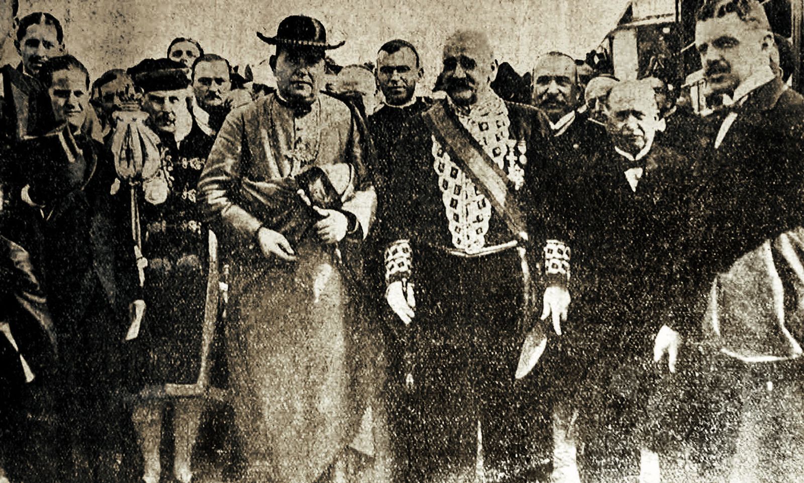 El obispo López Criado llega a Río Arillo. 1918