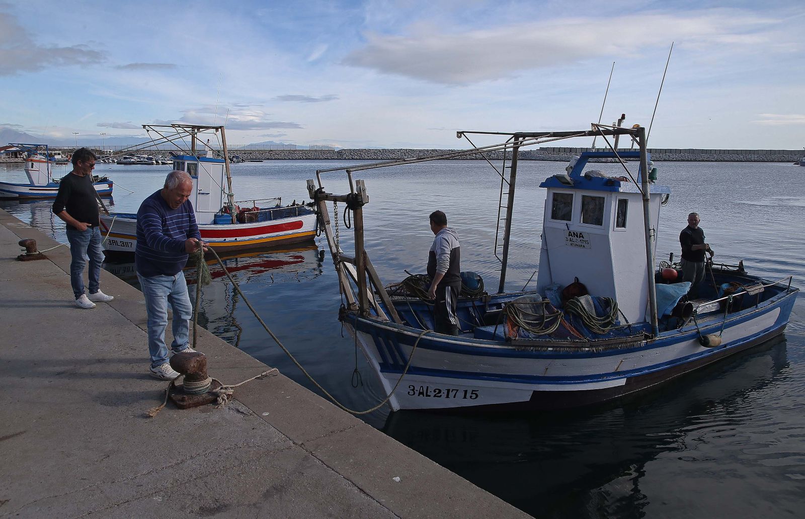 El puerto pesquero de La Línea, en imágenes