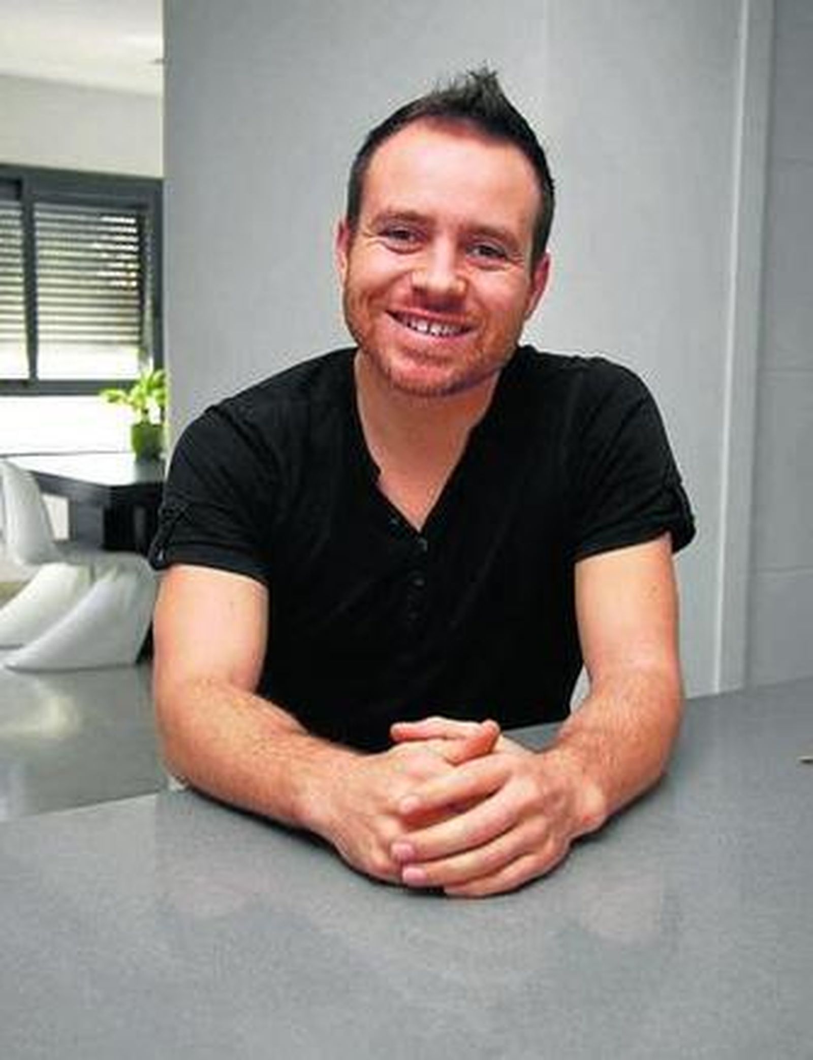 Tras el paso al que suena la música