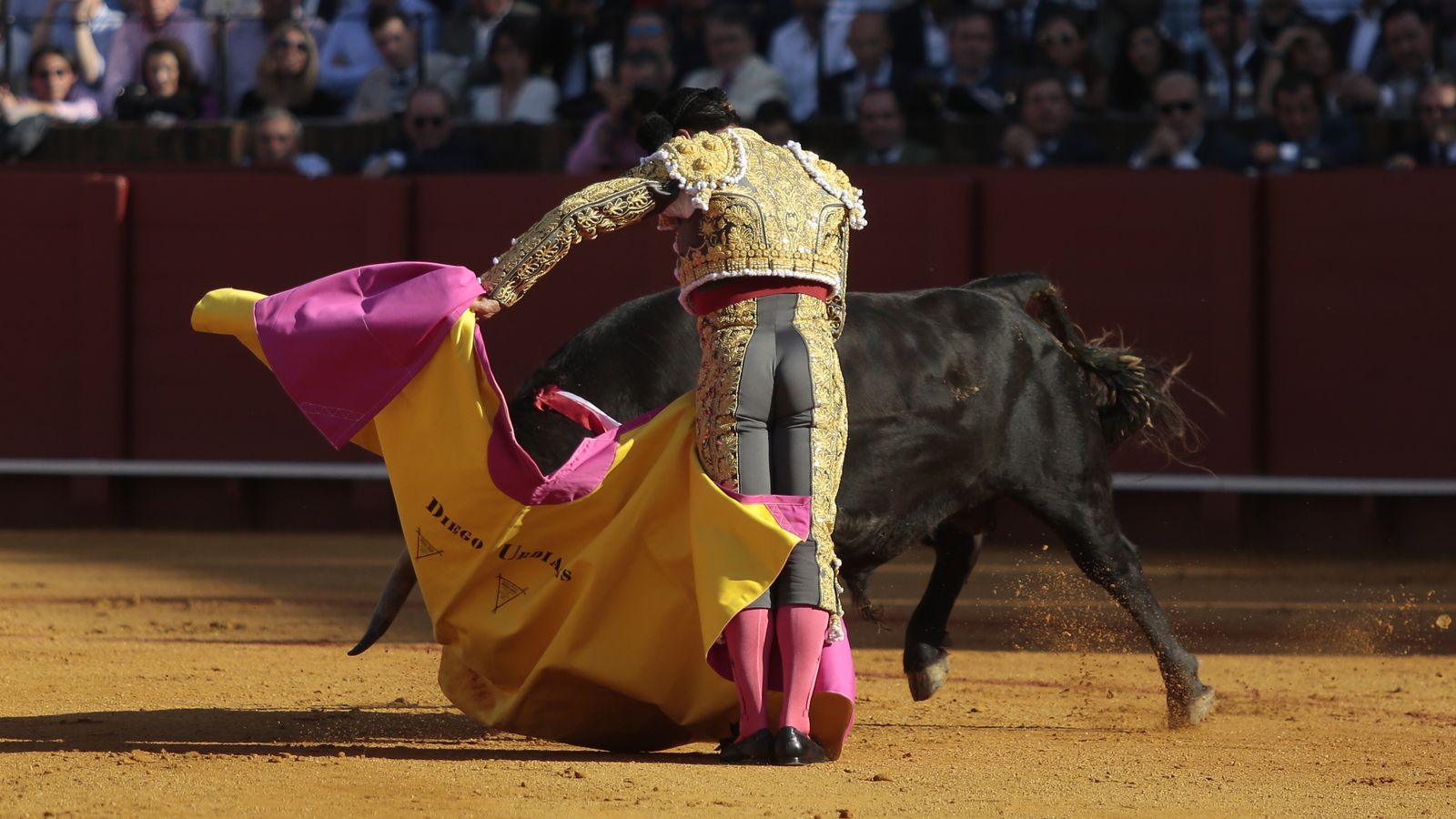 Las imágenes de la corrida del lunes de Feria