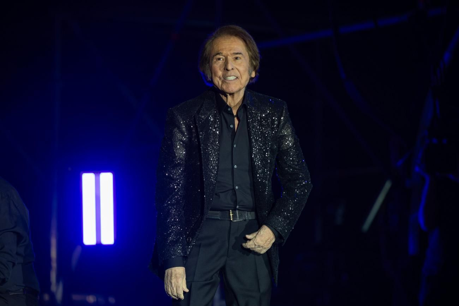 Así se disfruta en Jaén del concierto de Raphael, "Raphaelísimo"