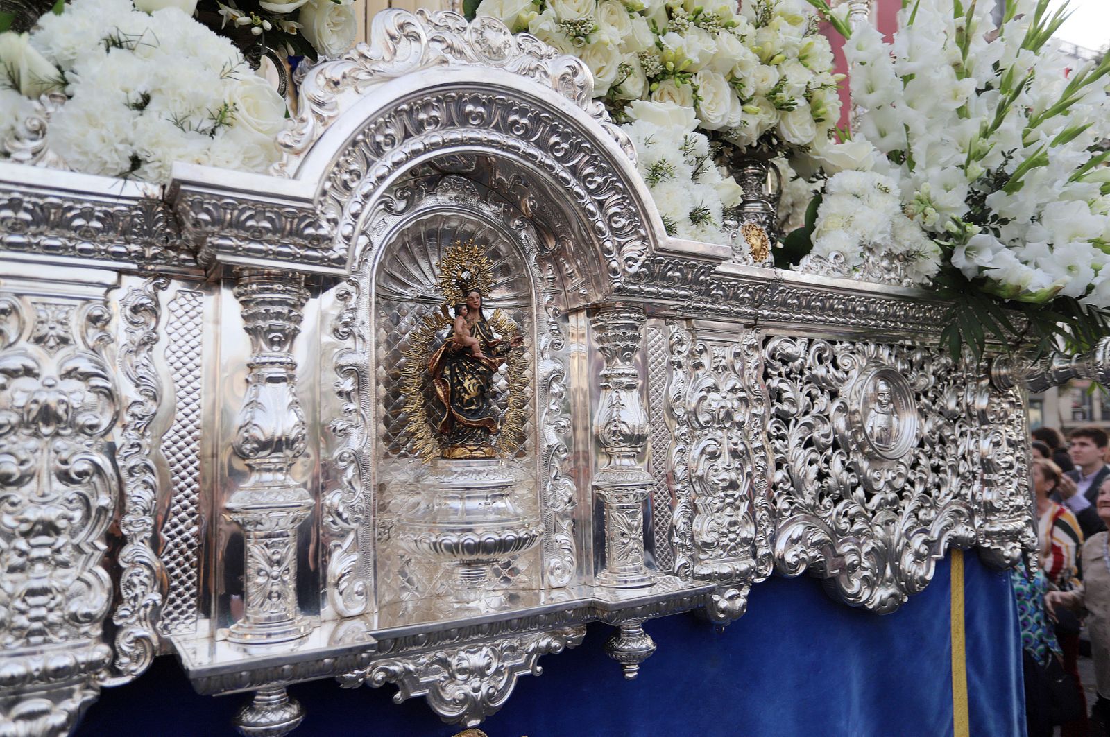 Imágenes de la procesión de la Virgen de los Dolores por Las Colonias