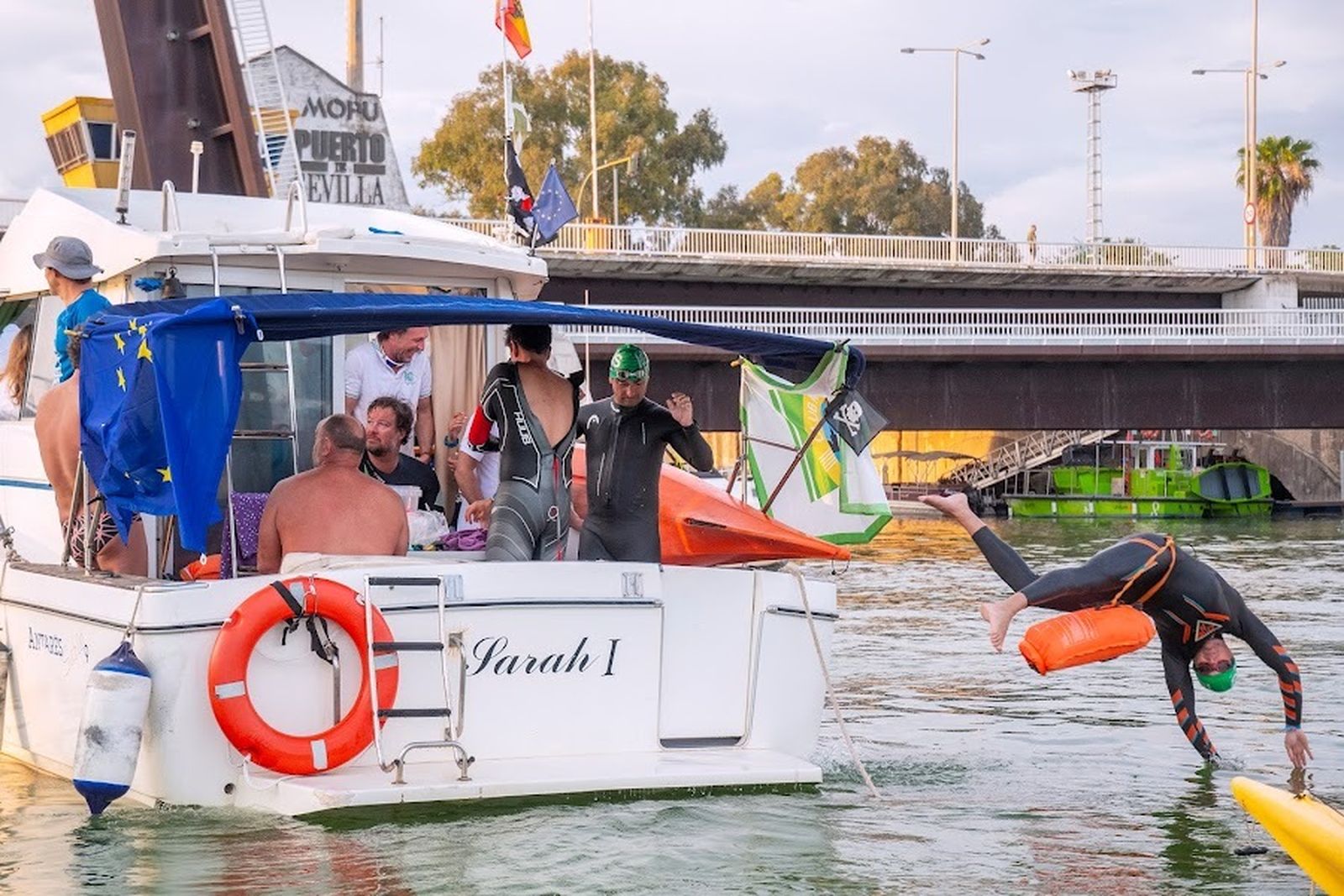 Triatlón a lo largo del Guadalquivir a beneficio de la Fundación Vicente Ferrer