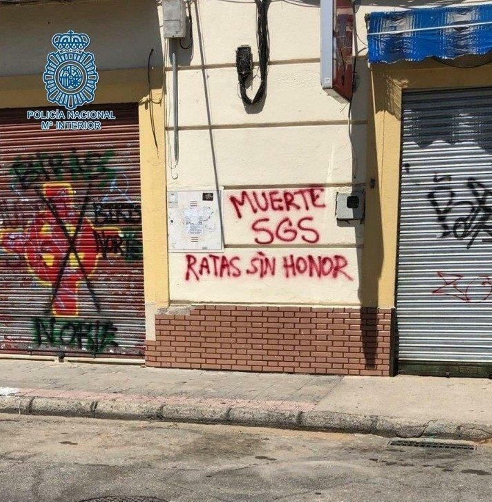 Una de las pintadas que dio origen a la pelea.