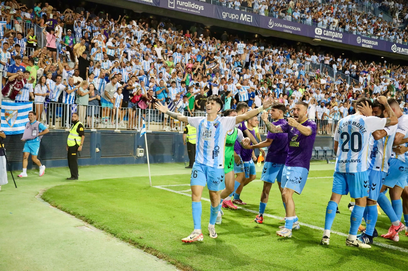 Antoñito Cordero celebra su gol al Albacete.