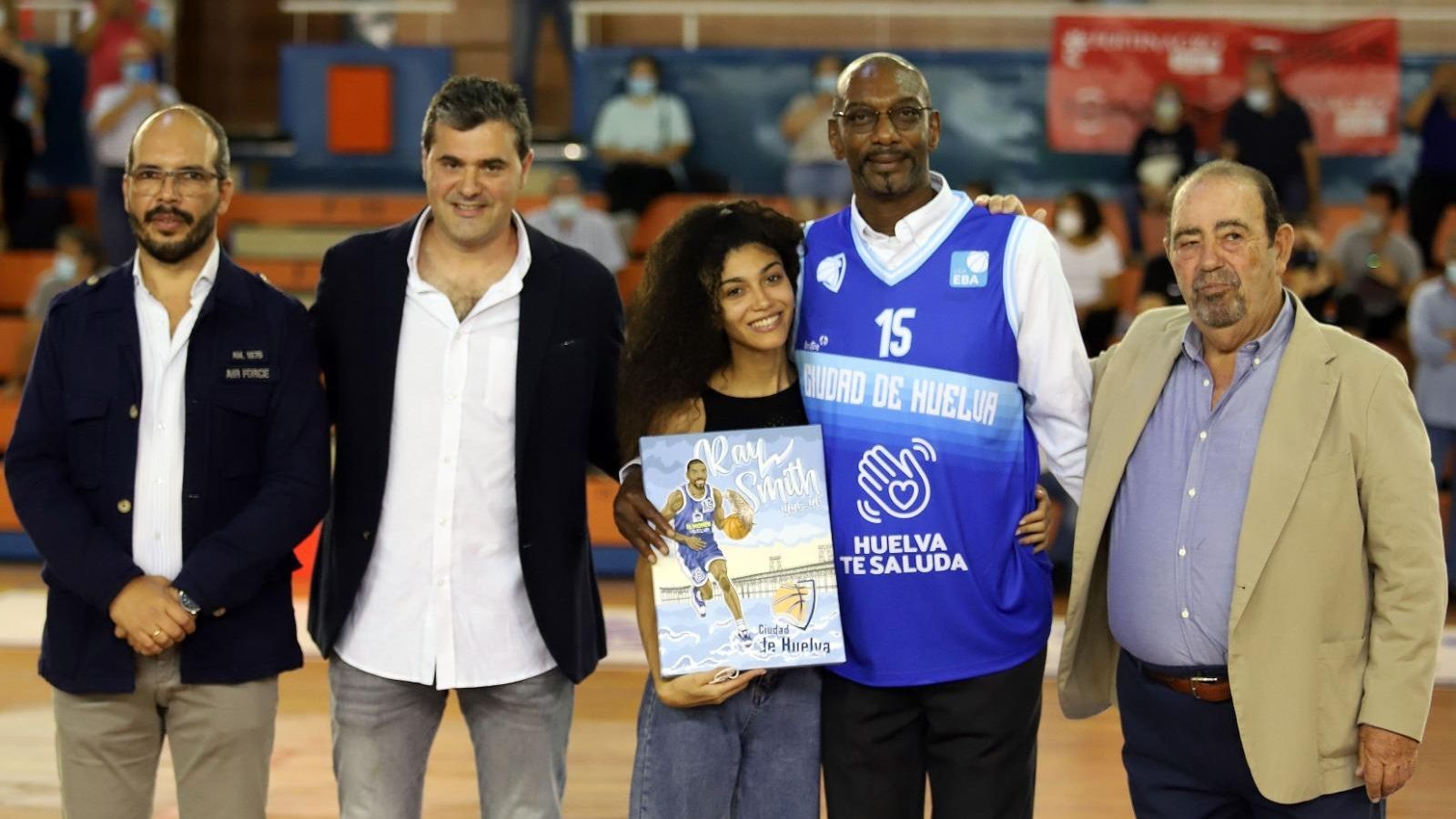 Ray Smith, junto a su hija, Ismael Rodríguez, Antonio Gómez y Luis Ricca.