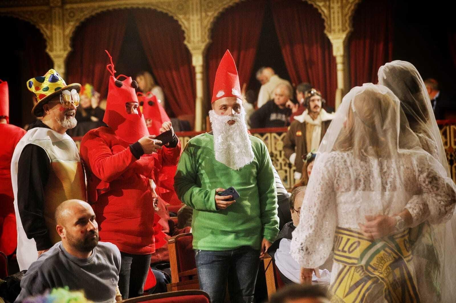 Búscate entre las mejores imágenes de la final del COAC 2024 del Carnaval de Cádiz