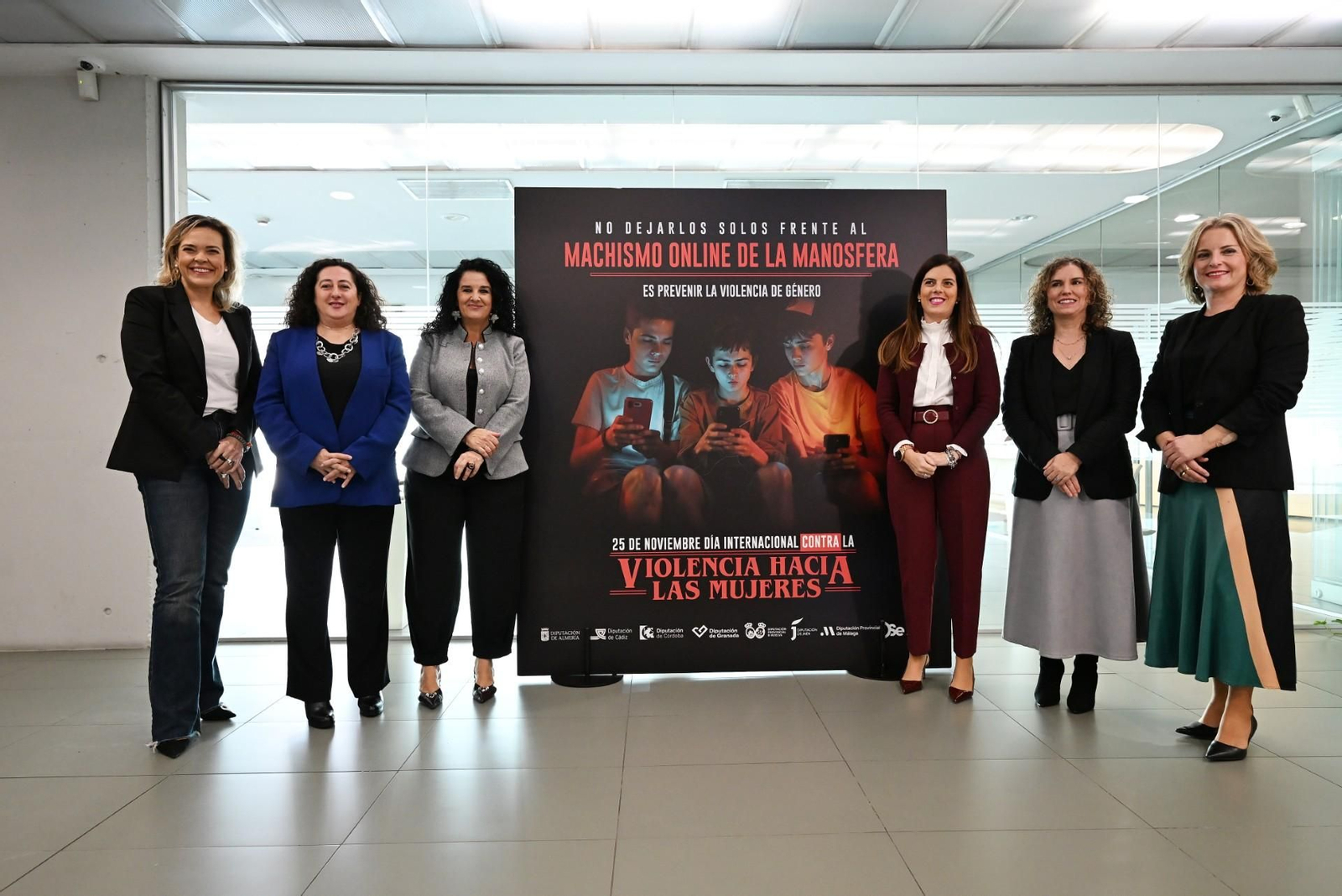 Campaña del 25-N de las diputaciones andaluzas con 'Stranger Things'.