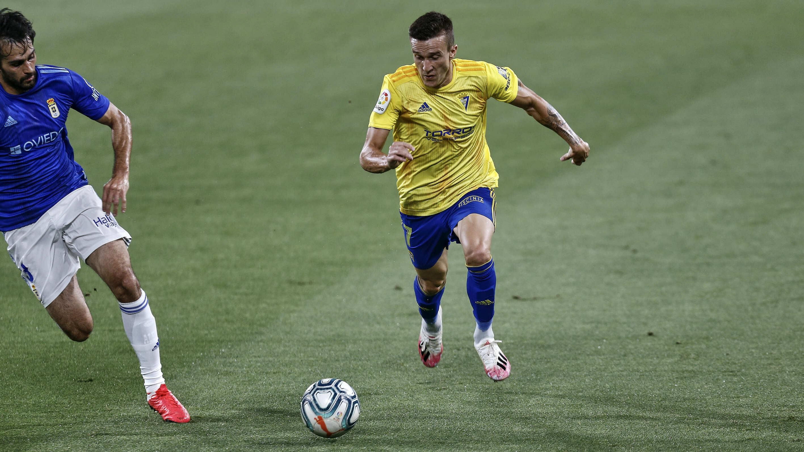 Las imágenes del Cádiz-Oviedo