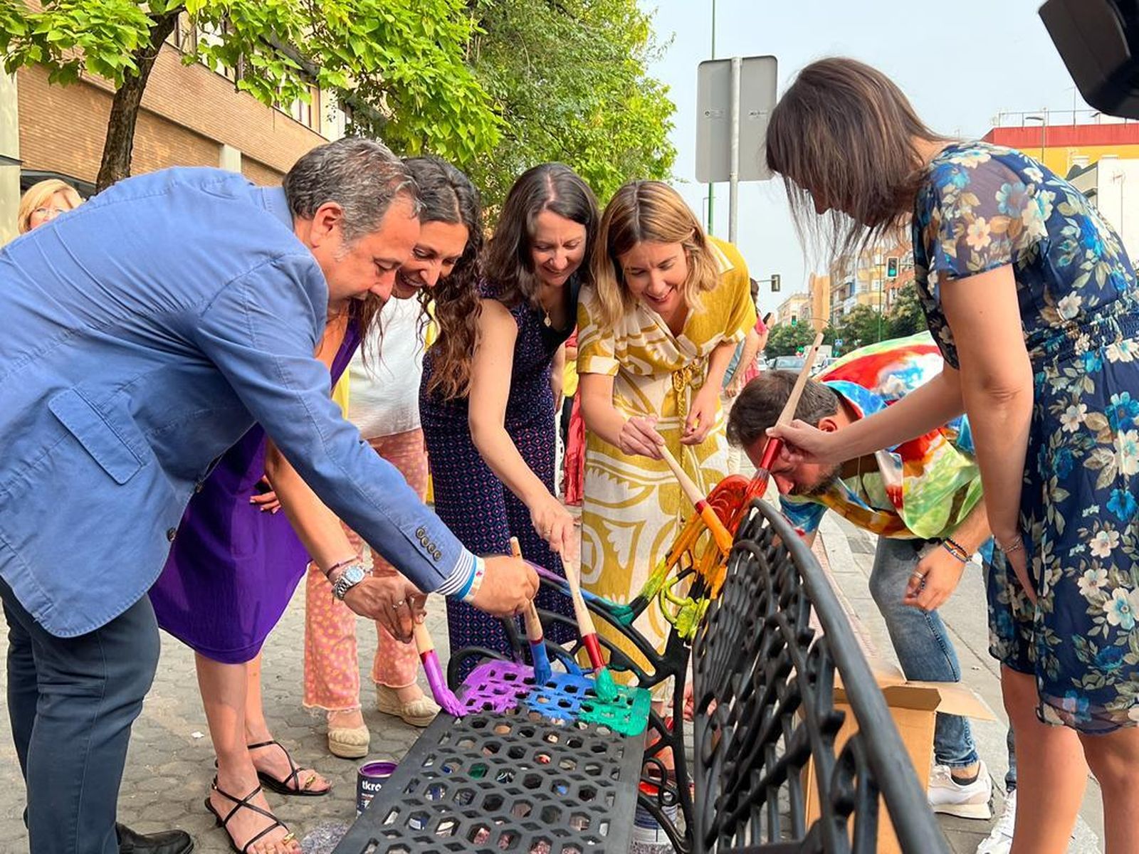 Pintada del banco Día del Orgullo Lgtbi.