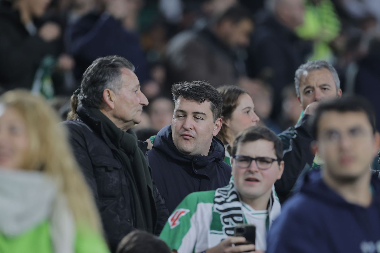 Búscate en las fotos del Betis - Elche