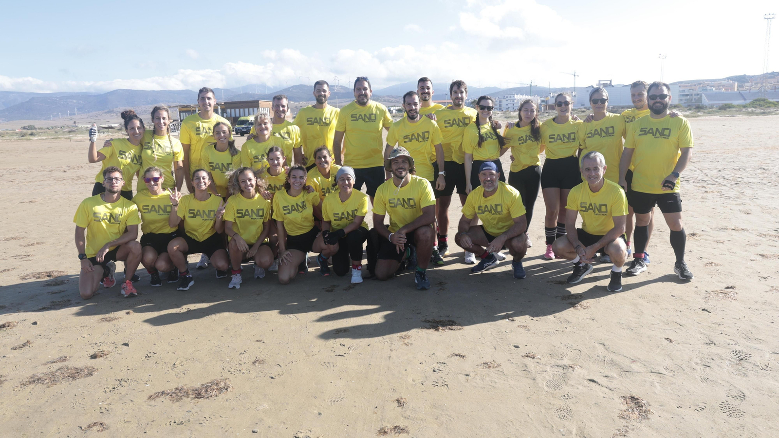 Carrera de obstáculos Adrenaline Race, en la playa de los Lances, en imágenes