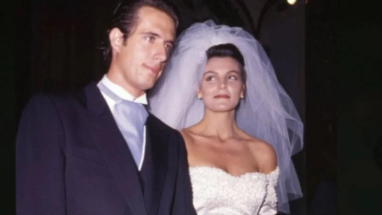 Mar Flores y Carlo Costanzia se casaron el 22 de mayo de 1992, con el empresario italiano tuvo a su primer hijo, Carlo.