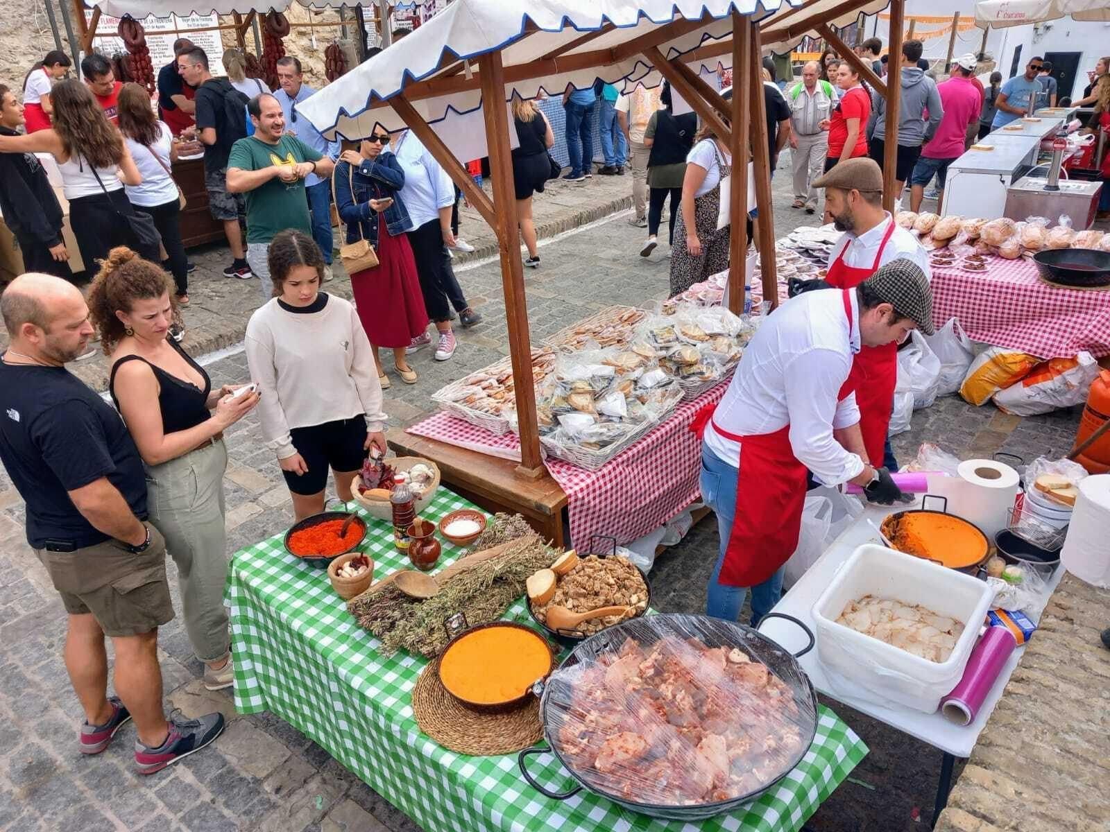 Las imágenes del Día de Lomo en manteca en Vejer: un sabroso plan en uno de los pueblos bonitos de Cádiz