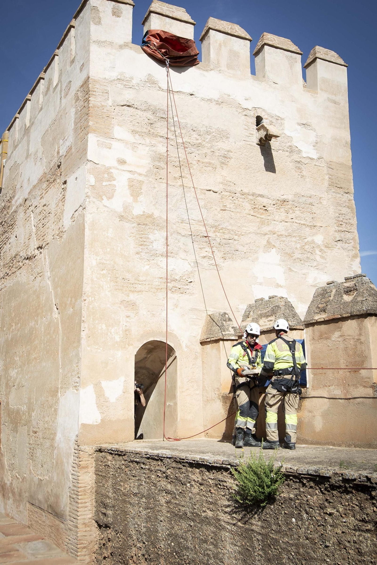El simulacro de protección del patrimonio de Granada ante terremotos, en imágenes