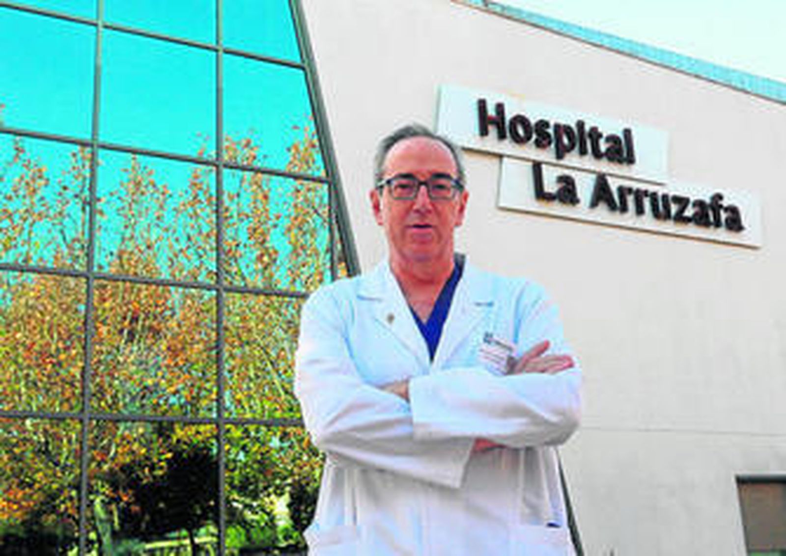 Juan Manuel Laborda, en el exterior del Hospital La Arruzafa.