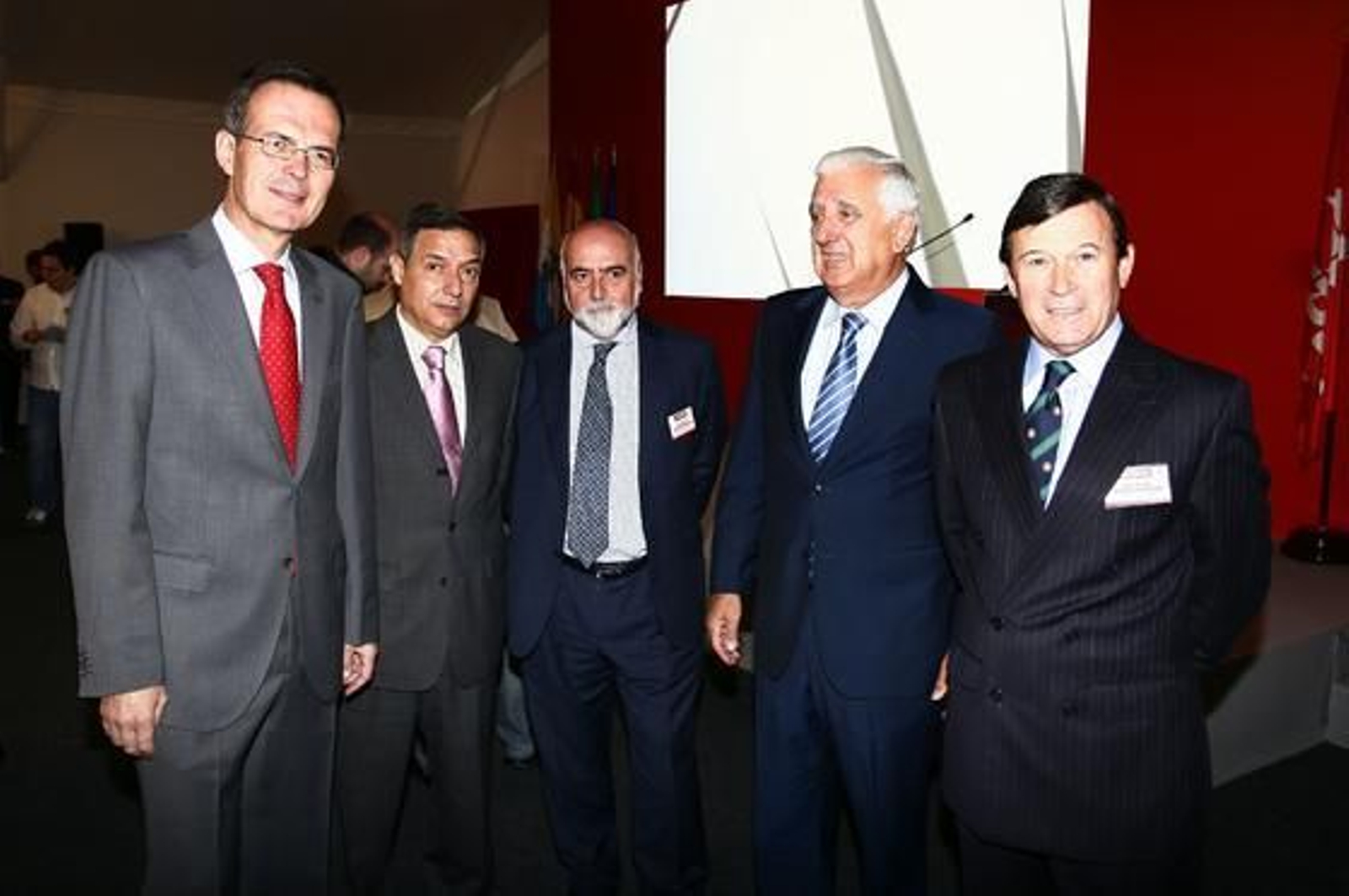 El rey Juan Carlos inaugura la ampliación de la refinería de Cepsa La Rábida. / Alberto Domínguez